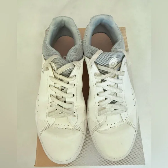 🎀On THE ROGER Advantage white rose women size 7 in good used condition🎀 - Picture 5 of 9